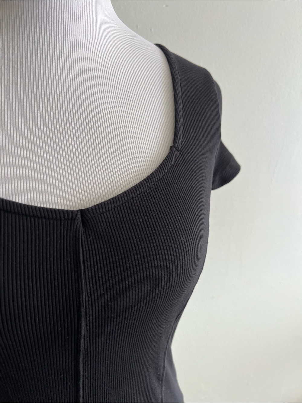 Anthropologie Maeve Black Scoop-Neck Short Sleeve Top - Picture 2 of 5